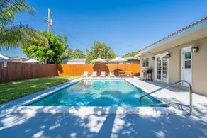 Bright 3 bedrooms Home Private Pool, 18 minutes to the Ocean - Image 2