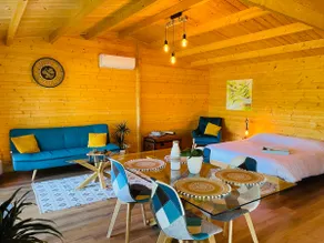 Cozy cottage with private hot tub - Image 3