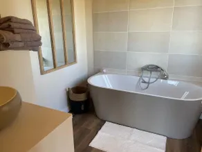 Cozy cottage with private hot tub - Image 5