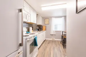 *Must See* Cozy & Clean 2 Bedroom Clintonville Gem - Image 4