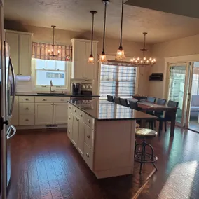 Classy Harbor House-sleeps 14-walk to beach, shops - Image 3