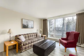 Ski-In/Ski-Out / 1 bed / Seasonal Pool - Image 5