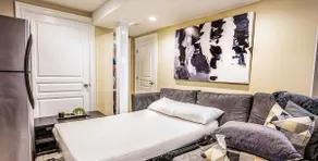Luxury Studio Suite. Walking distance to UBS Arena - Image 5