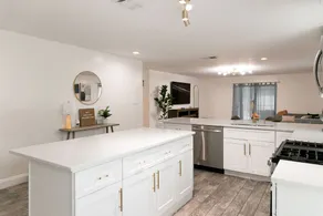 Maison élégante et contemporaine avec piscine de 3 chambres à Orlando à proximité de International Drive - Image 4