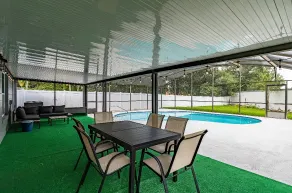 Maison élégante et contemporaine avec piscine de 3 chambres à Orlando à proximité de International Drive - Image 2