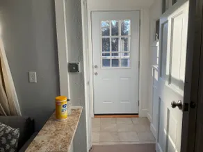 Comfy Cute lovely 1 BR 1 bed APT w/Private Access. - Image 2