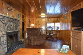 Cozy Two Story Cottage - Image 5