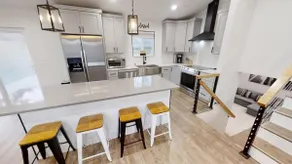 Modern and cozy 4-bedroom home - Image 5