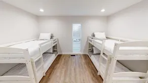 Modern and cozy 4-bedroom home - Image 2