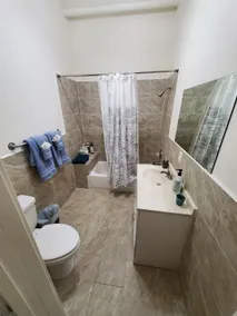 3 BR/2B -1,400+ft Vaulted/Tall Urban Condo Dtown. - Image 4