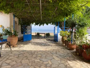 Seafront House in Katakolo - Image 3