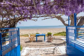 Seafront House in Katakolo - Image 2