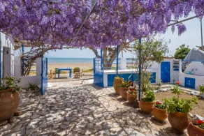 Seafront House in Katakolo - Image 5