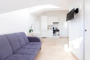 Lovely Attic Apartment - Image 2