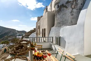 Kastro Cave House, spectacular view, sleeps 4. - Image 4