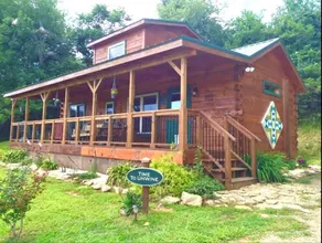 Unwine Cabin-Pondside, Hot Tub, Pet Friendly, BRPW - Image 2