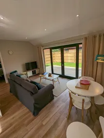 Buttercup - A modern country retreat - Image 2