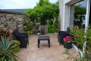 Ground floor with patio-terrace - Image 2