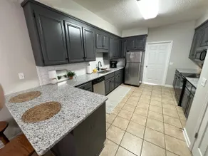 Spacious Retreat 5 Mins to Fort Rucker - Image 5