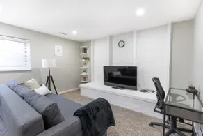 Entire guest suite ~ Sandy ~ Crisp/ Clean/ Modern - Image 2