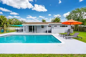 Big Pool 5BR Sleeps 12 · Fort Lauderdale Getaway - Image 2