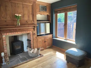 Cosy 3-bedroom home with garden and log burner. - Image 2