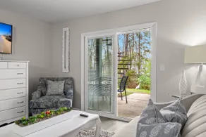 Modern Retreat - Image 4