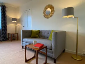 Coastal retreat with stunning sea views - 5 mins to the beach! - Image 2