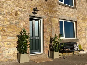 Coastal retreat with stunning sea views - 5 mins to the beach! - Image 3