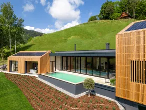 Vineyard residence with pool, hot tub, sauna - Image 3