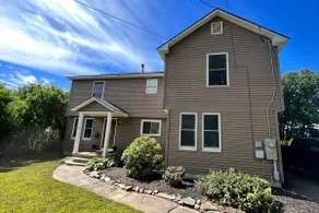 Spacious 5BR Retreat | Near Pico & Killington - Image 2