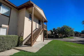 Spacious 2 BR w/ Free Parking & WiFi - Image 4