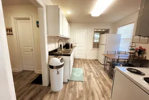 [20] New! 2 beds with private fenced backyard - Image 5