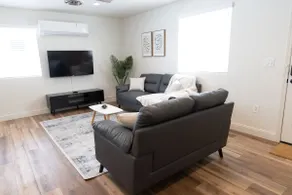 Clovis Cottage - Charming, *NEW* Clovis Home - Image 2