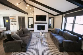 Stylish 3 BR Ranch in prime Carmel & Indy location - Image 2
