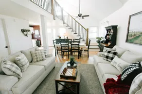 Country Cottage with Beautiful Porch Views - Image 3