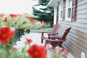 Country Cottage with Beautiful Porch Views - Image 4