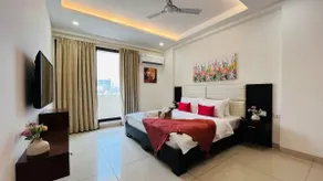 BluO 3BHK Golf Course Road - Balcony, Lift, Terrace - Image 2