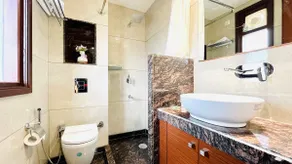 BluO 3BHK Golf Course Road - Balcony, Lift, Terrace - Image 5
