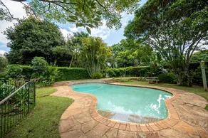 Highbury House - Beautiful large home & garden - Image 2