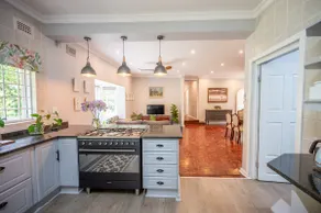 Highbury House - Beautiful large home & garden - Image 5
