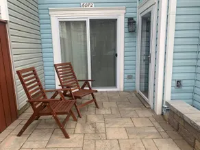 Beautiful TH w/ Front Patio - Image 3