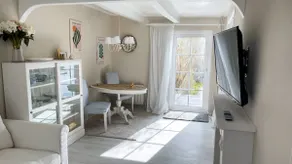 Romantic canal house with garden and direct water access - Image 2