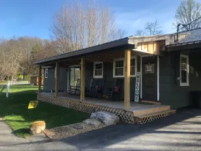 TrailSide Cottage, Damascus VA- directly on the Virginia Creeper Trail - Image 2