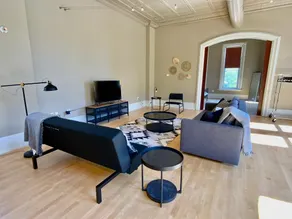 Vintage Modern Vibe Condominium - Image 2