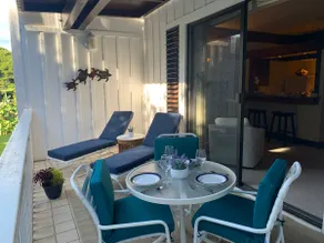 Elegant & Newly Renovated South Shore Condominium - Image 2