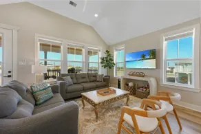 Fully fenced home w/ beautiful views and POOL! - Image 2