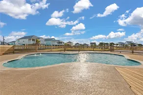 Fully fenced home w/ beautiful views and POOL! - Image 4