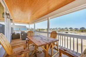 Fully fenced home w/ beautiful views and POOL! - Image 3
