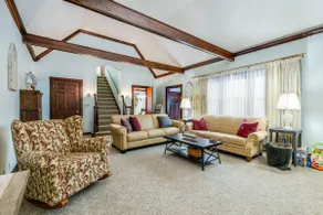 Large historical home with hot tub - Image 4